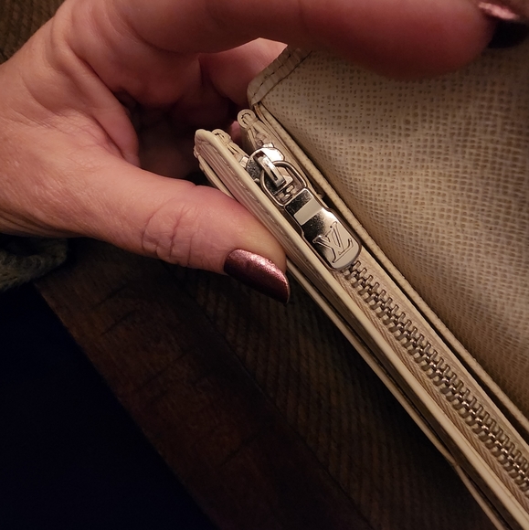 Louis Vuitton Epi Wallet - Picture 6 of 10
